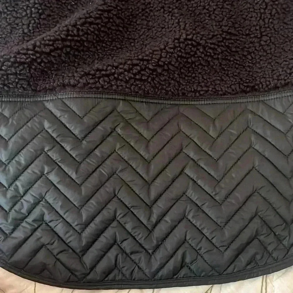 Sherpa Athleta Cozy  Snap Sweatshirt
Color: Black
New with tags
Retail:129 XXSml - Picture 7 of 7